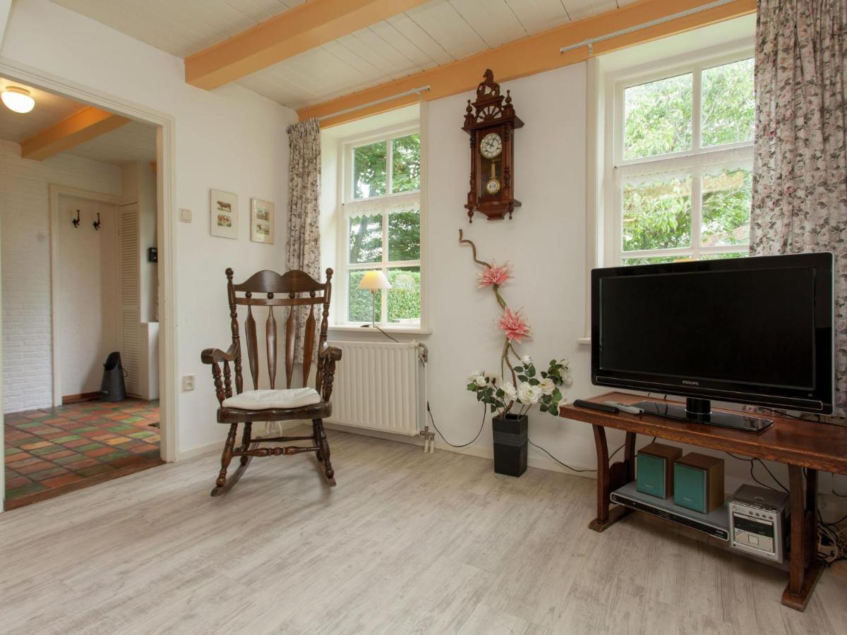 Fairytale Cottage In Nes Friesland With Garden Exterior foto